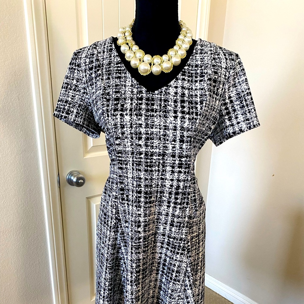 Black and White Dress Apt. 9